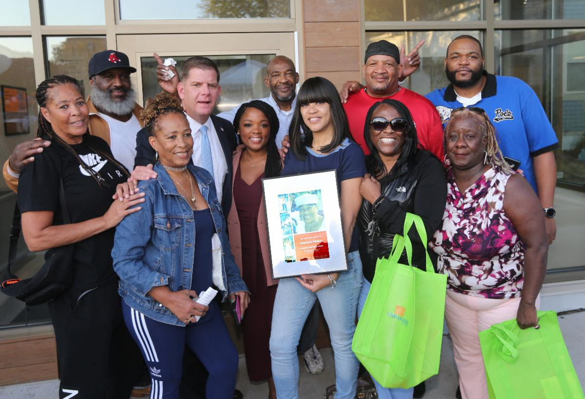 Image for mayor walsh with members of the walker family 