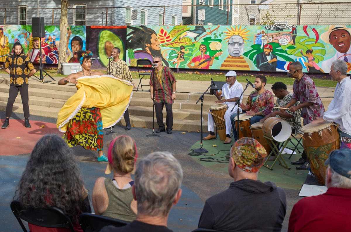 Photo of Mozart Park mural celebration