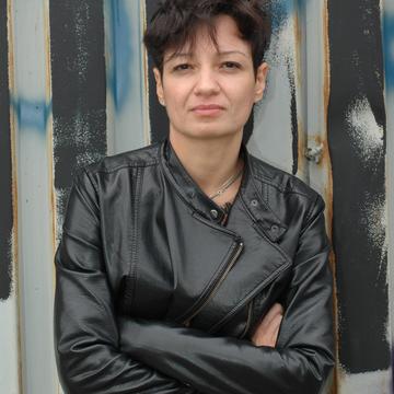 Headshot of Priscila de Carvalho