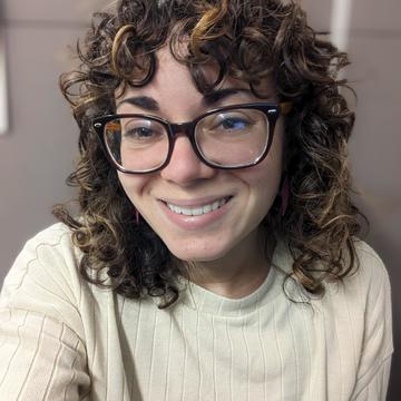 Theresa Strachila Headshot